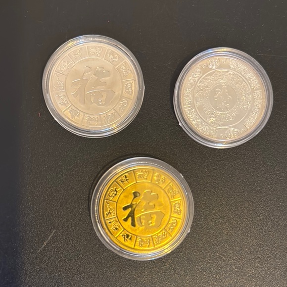 Colorful Pig Design Coins - Picture 2 of 8